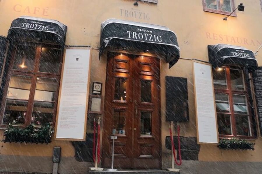 Klassiskt svenskt julbord på Mårten Trotzigs